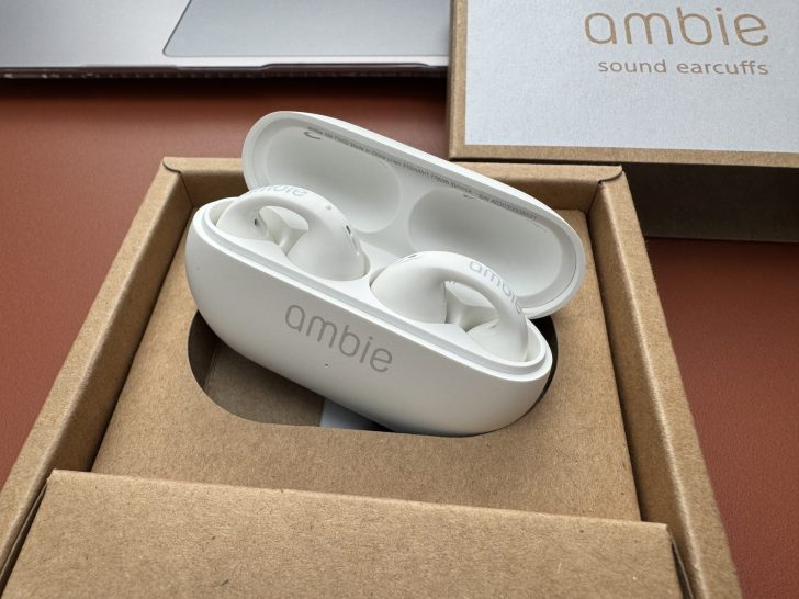 ambie、イヤカフ型完全ワイヤレスイヤホンに新製品「AM-TW02」を発表