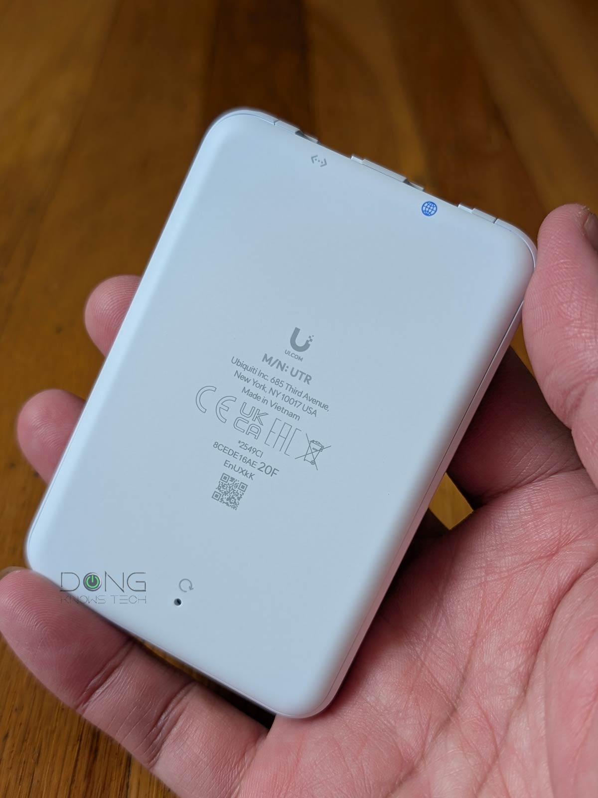 UniFi Travel Router Review: Excellent Design Meets Dated Wi-Fi