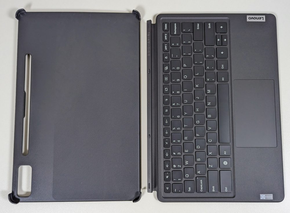 Lenovo Tab P12の純正キーボードケースをレビュー！完全にノート
