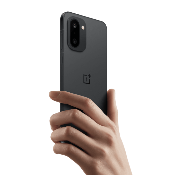 OnePlus 15Rがグローバル発表。Snapdragon 8 Gen 5と7400mAhバッテリー