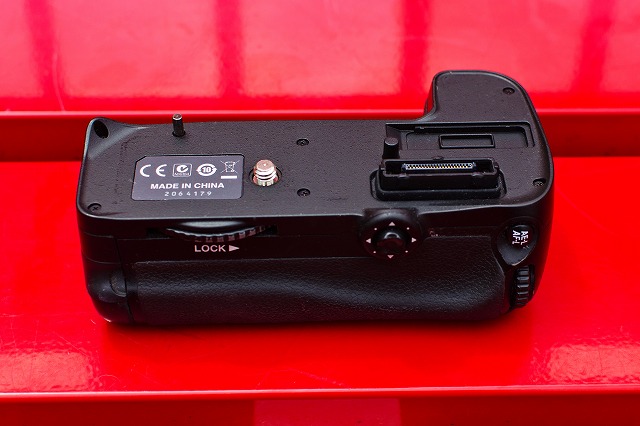 D7000シリーズのバッテリーグリップは、効果あるのか、3ヶ月以上、着け