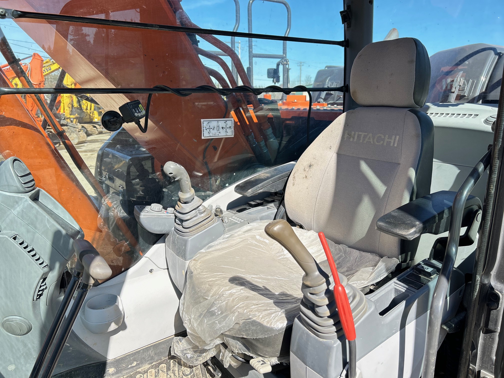 2020 HITACHI ZX200-6 - Darling Sons Intl