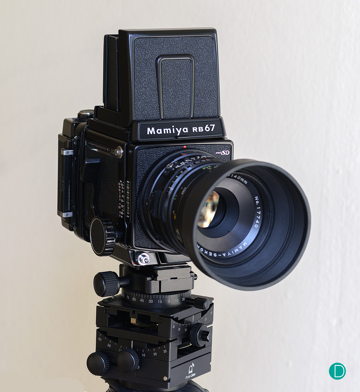 TGIFridays: Review of the vintage Mamiya RB67 Pro SD :