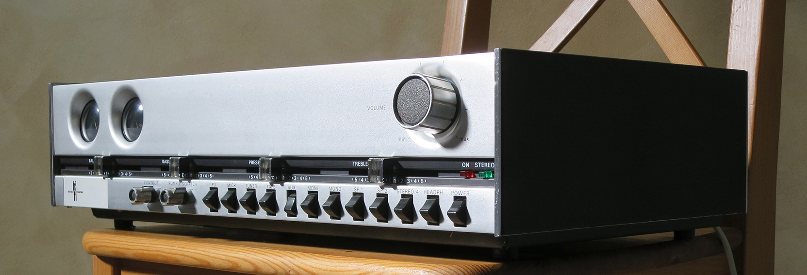 English) Philips 22RH521 & Philips 22AH561 amplifiers