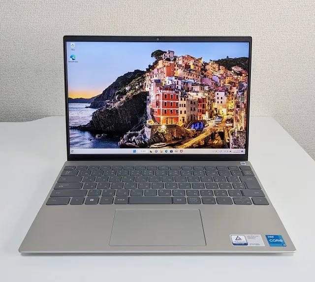 New Inspiron 13 5330 (2023年モデル）も手堅い。2.5K液晶搭載で13万円台。