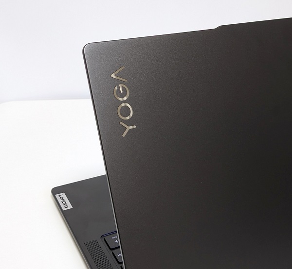レビュー】Yoga Pro 7i Gen 8に高評価。熱と音の問題をクリアしつつ