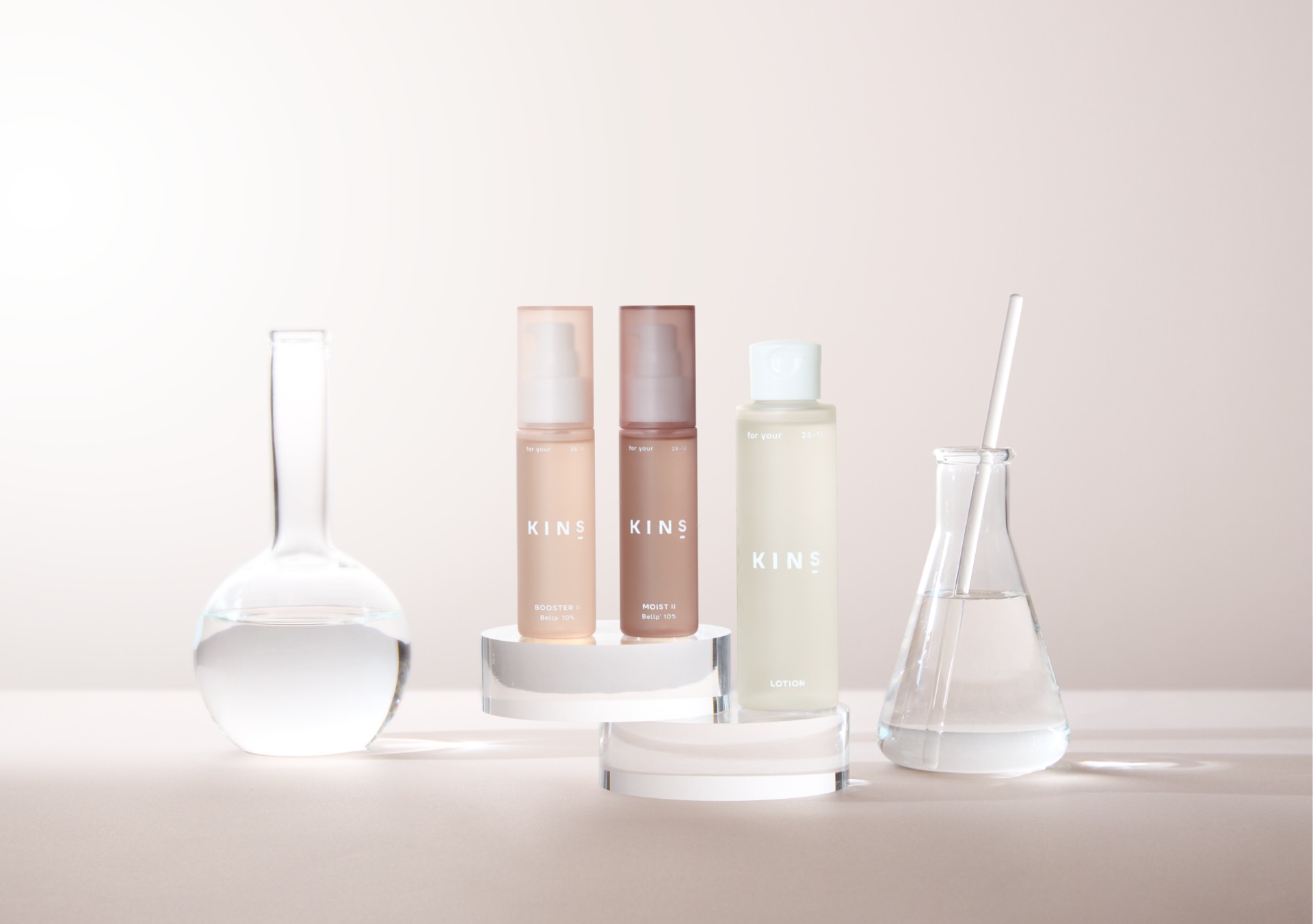 KINSが「キンズ ローション」を新発売、2種のブースター美容液もパワー