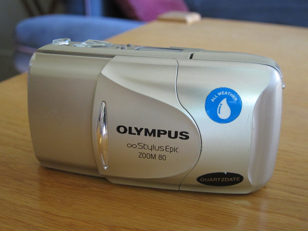 Olympus Stylus Epic Zoom 80 - Down the Road