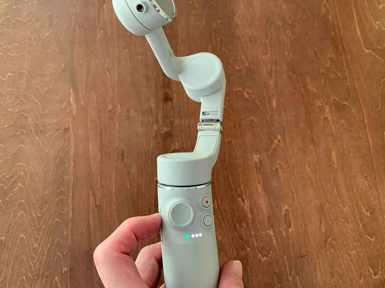 スマホ撮影の手ブレ補正にDJI「OM5」スマホ用ジンバル（スタビライザー