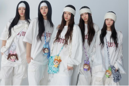 NewJeans – [Supernatural] (NJ X MURAKAMI) (Cross Bag ver.) (HANNI