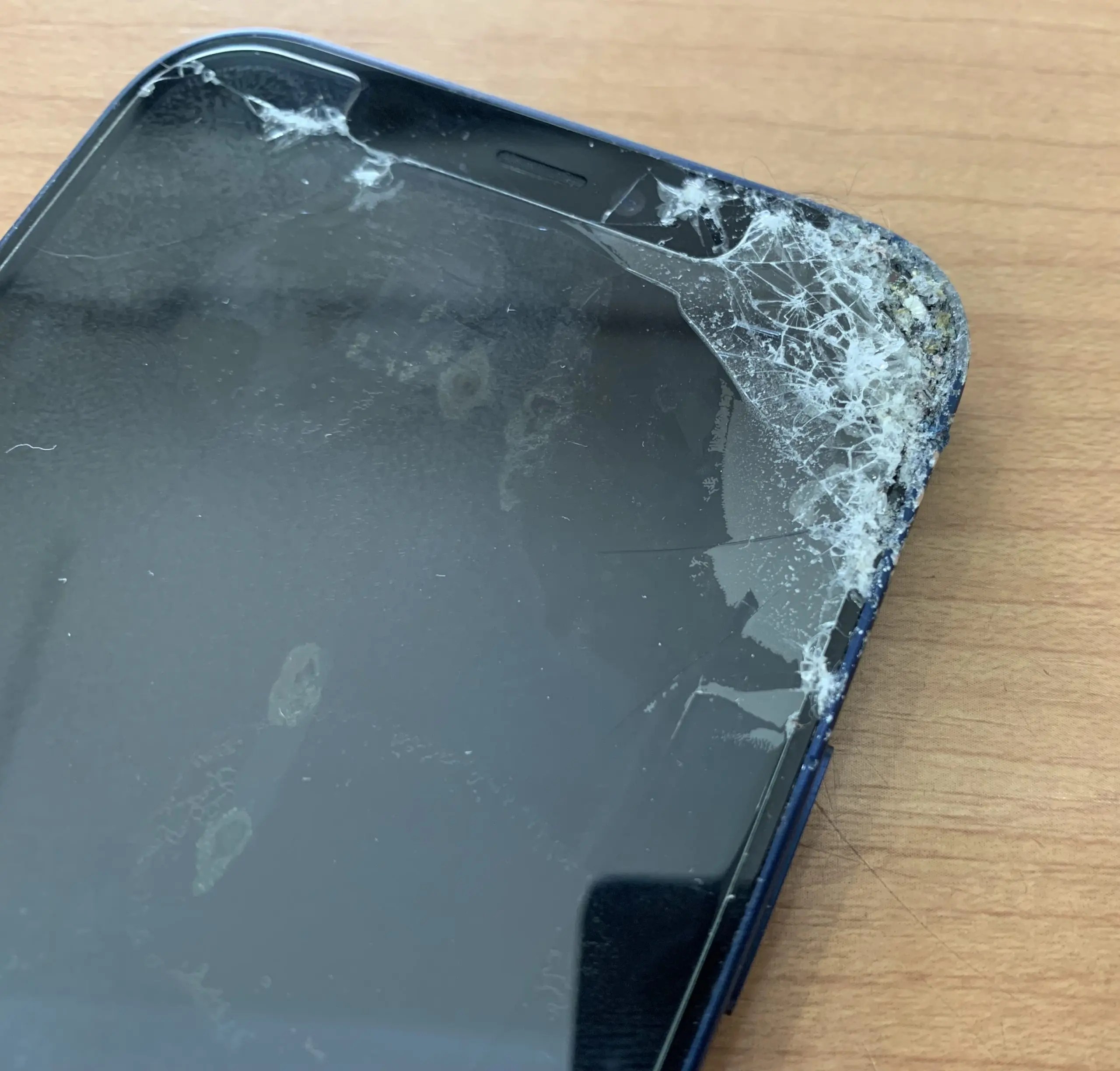 iPhone12】画面割れ修理（伊勢原よりご来店） - 最長1年保証