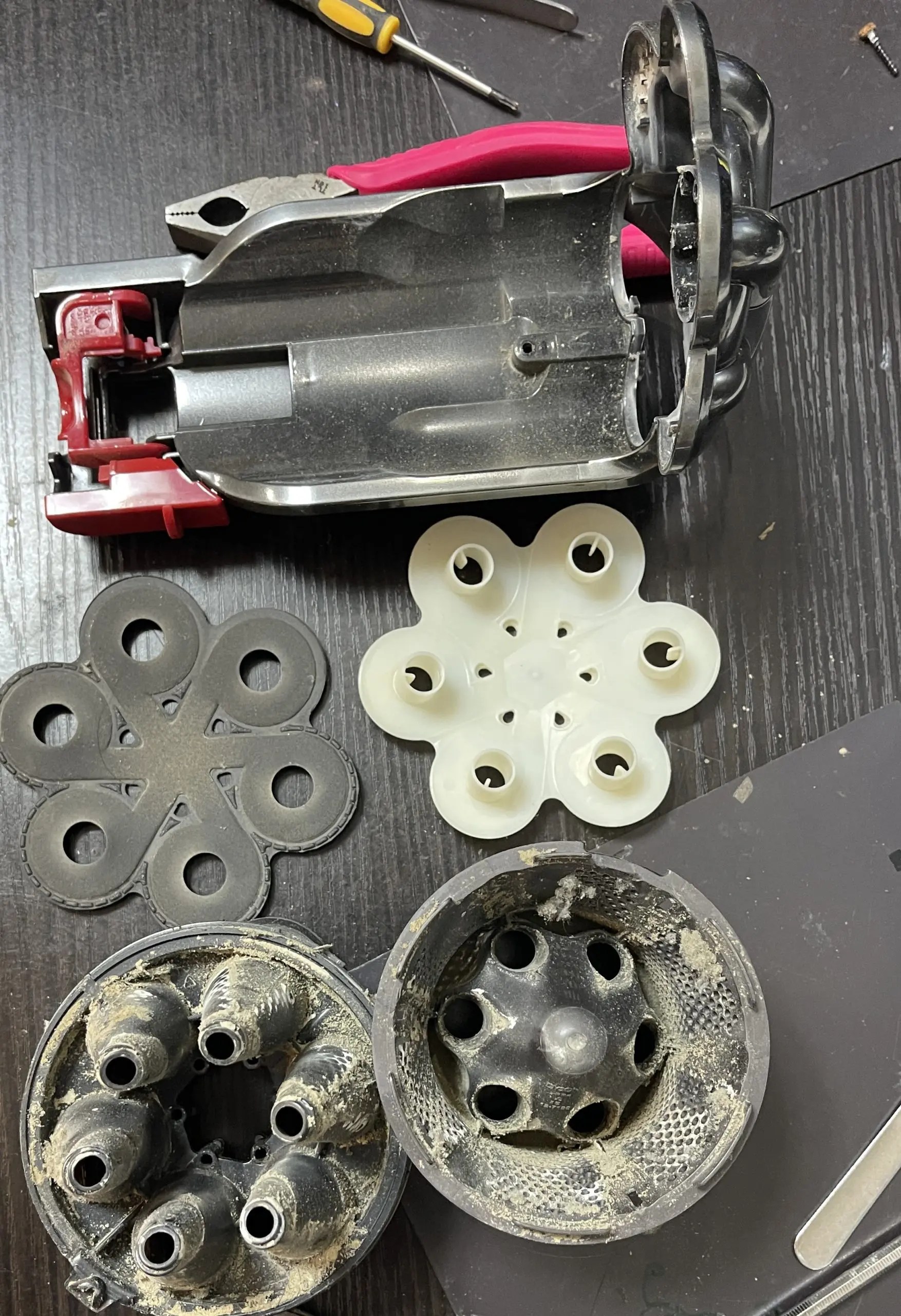 本厚木】ダイソン掃除機の修理 洗浄開始！ - 最長1年保証 アイフォン