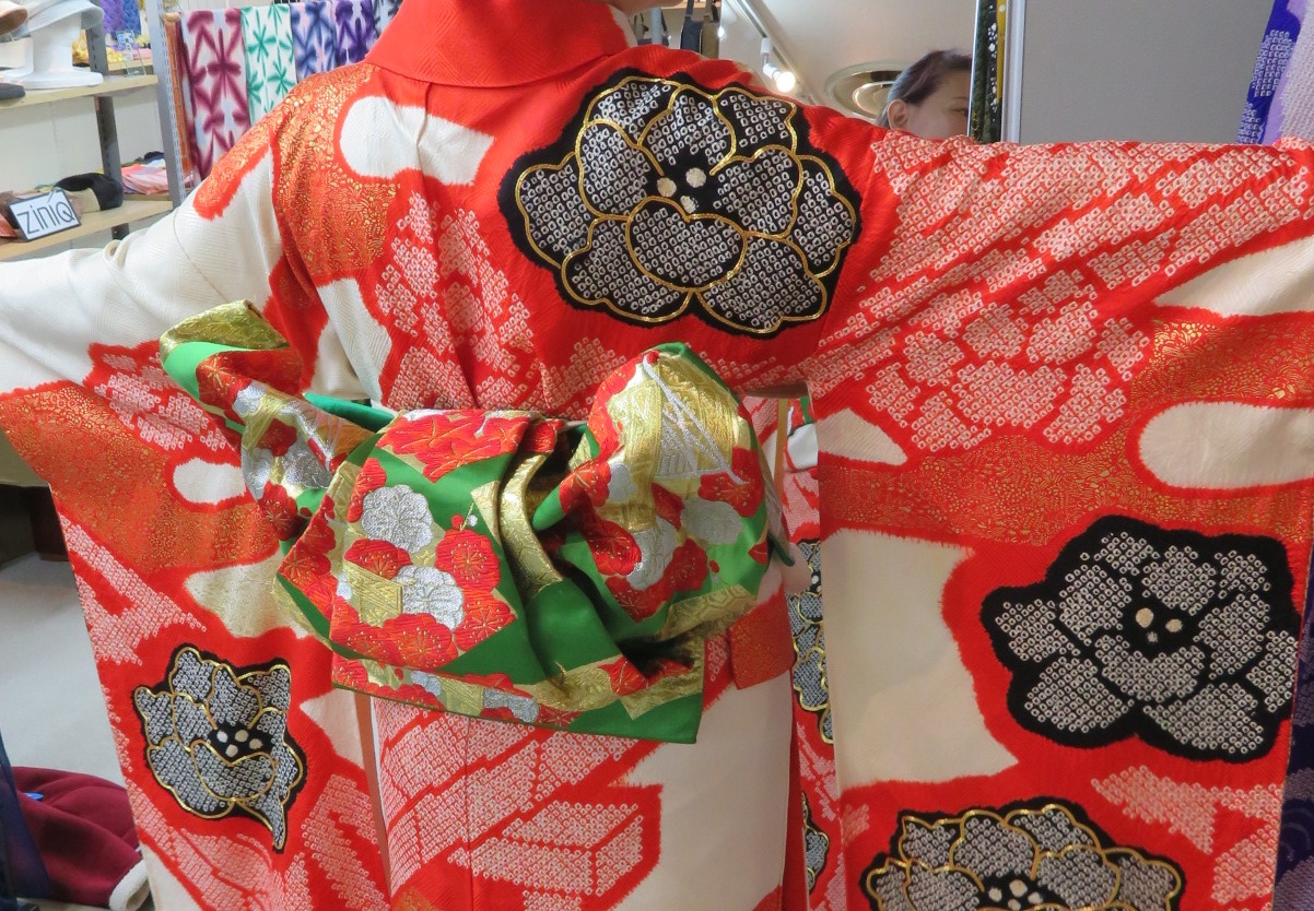 A Dyeing Art: Kyoto-style Shibori – Jigsaw Japan