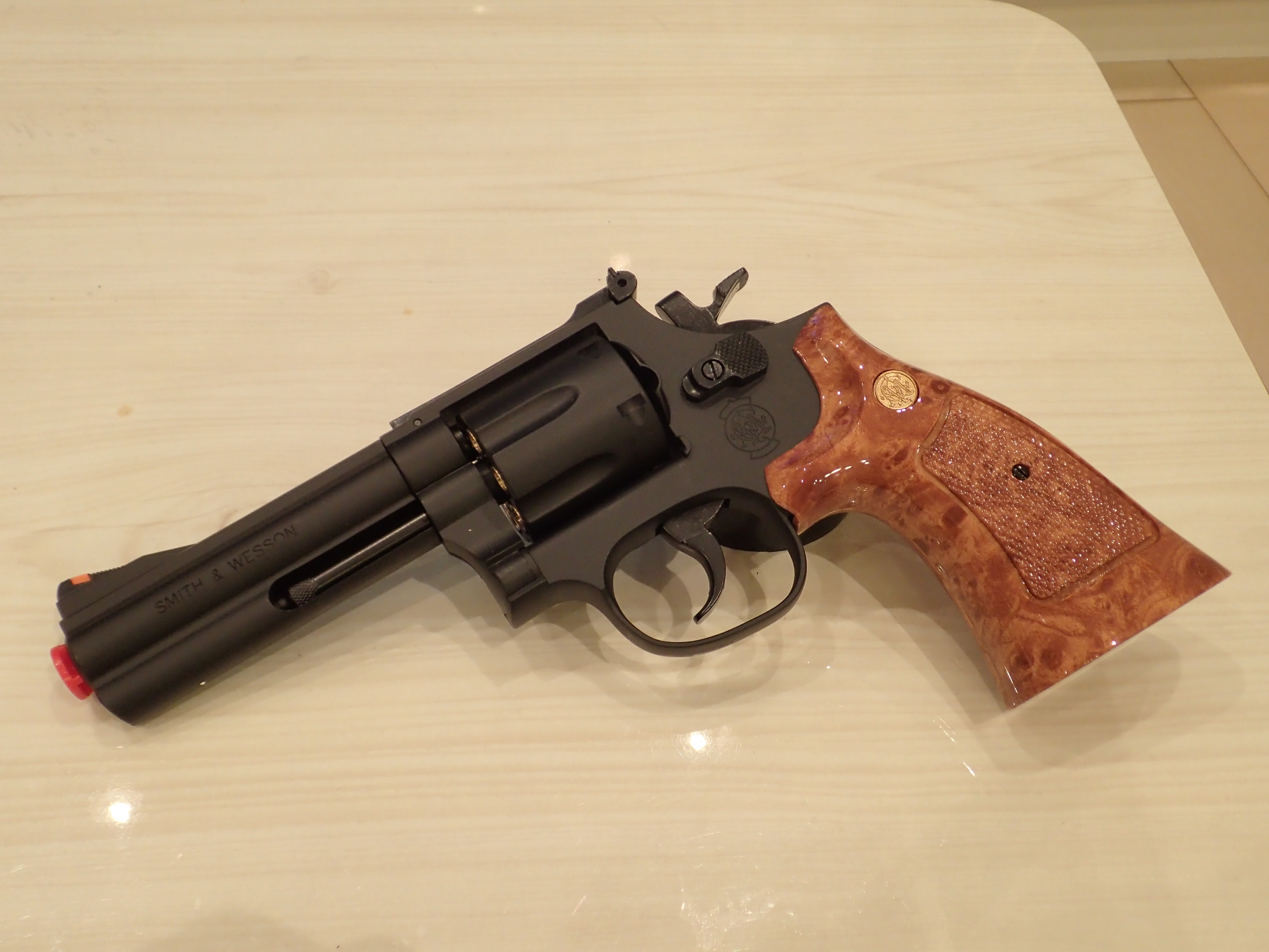 S&Wとコルトのいいとこどり！！クラウン S&W M586 ガスリボルバー