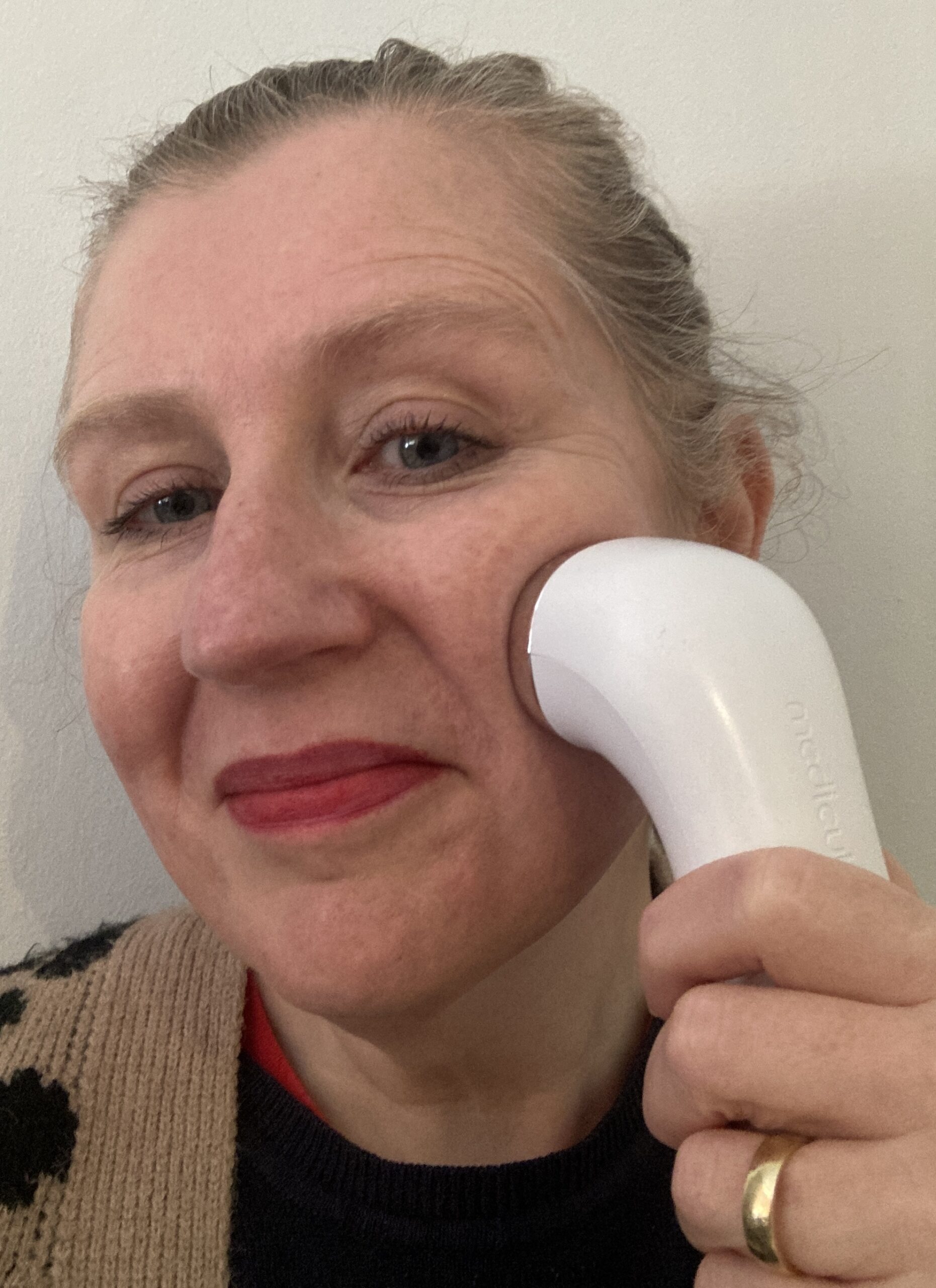 Facial devices | Medicube Age-R Ussera Deep Shot review