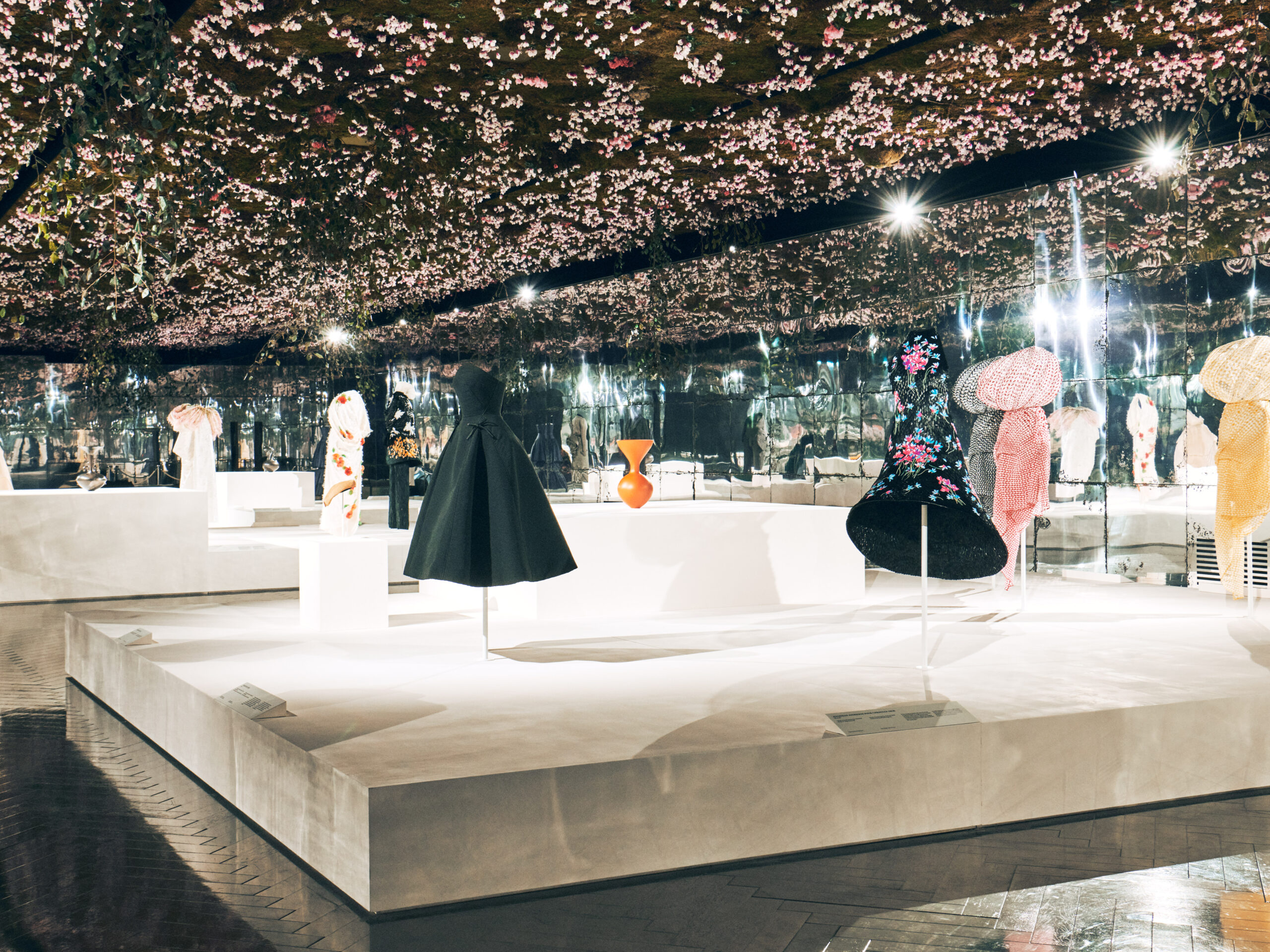 ジョルジオ アルマーニ（Giorgio Armani）、創立50周年を記念した特別