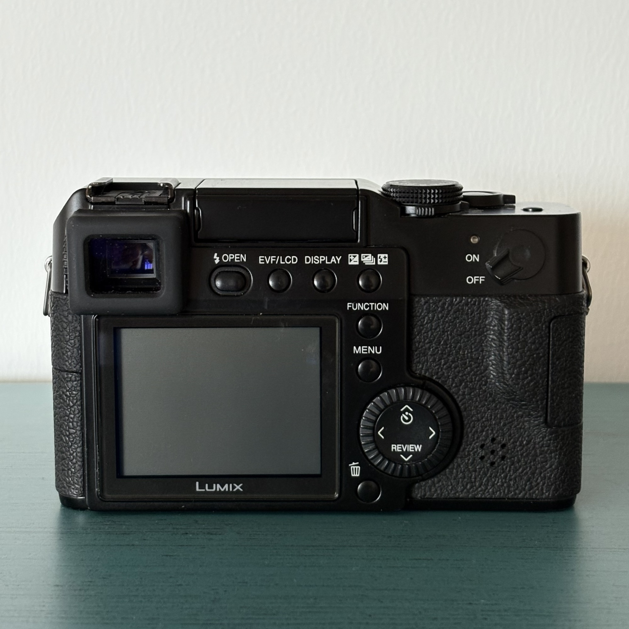 Lumix DMC-LC1 in 2026 - measuring light