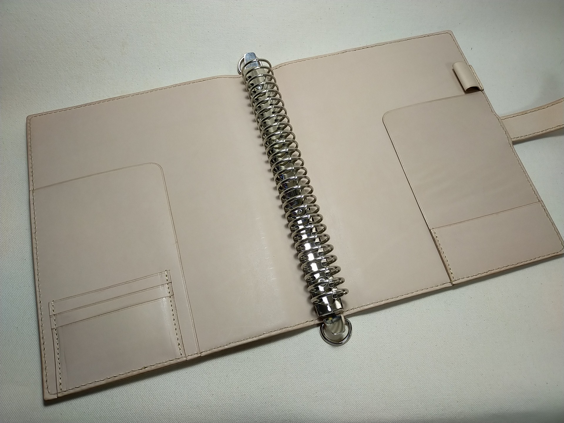 B5ルーズリーフ26穴ヌメ革ナチュラル220714 | 革工房ノーツオーダー