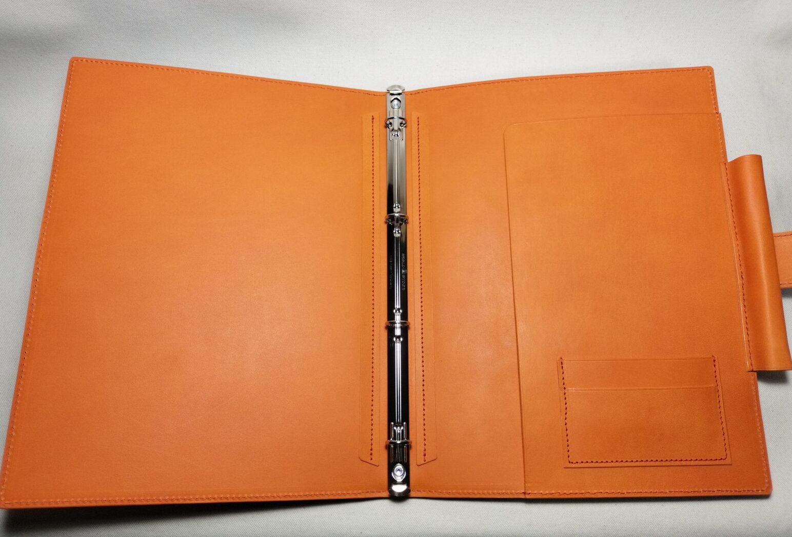 A4-4穴バインダー紺x橙231013 | 革工房ノーツオーダーメイド革製品