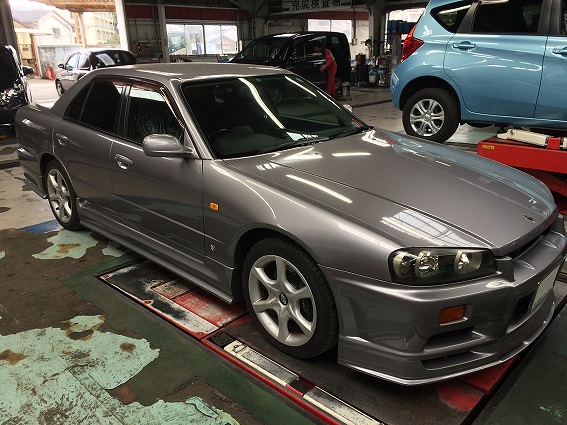 R34 リヤ強化エンジンマウント取付 – NISMO パフォーマンスセンター