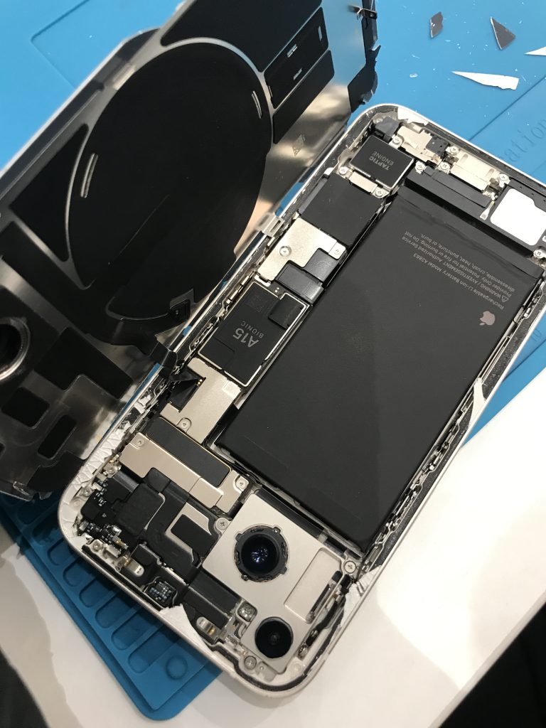 iPhone14ジャンク品｜背面割れ｜基板破損｜再起動ループ｜修理失敗あり