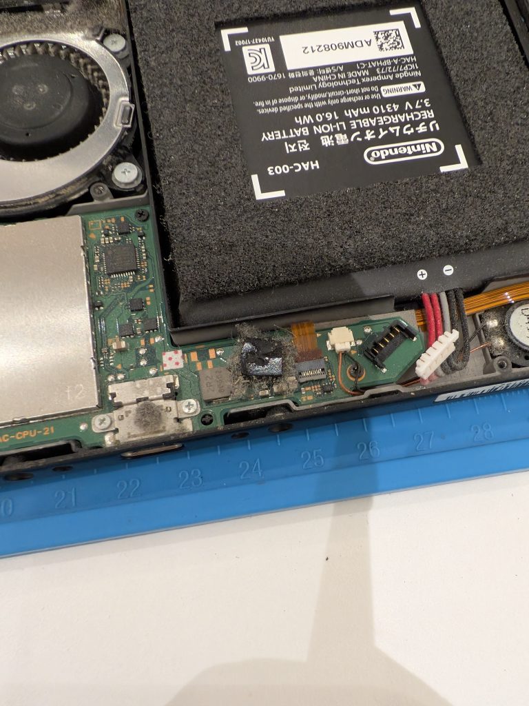 東郷店】Nintendo Switchのピンが変形したゲームカードスロット交換