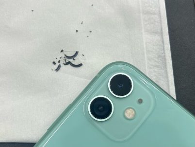 高知店】iPhone 11のカメラレンズにヒビ！写真が白くぼやける前に即日