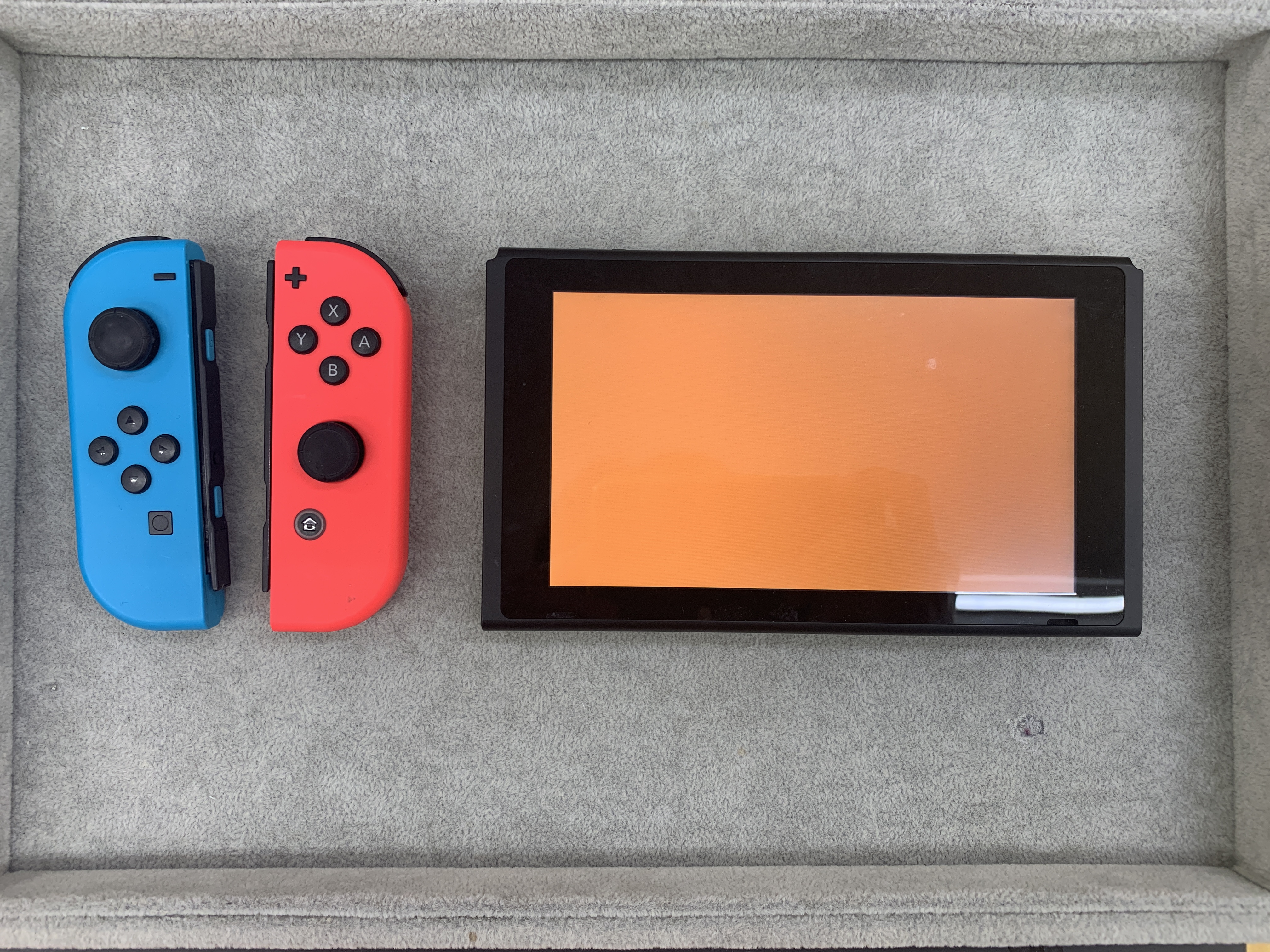 オレンジ色の画面が表示されたスイッチの修理。 | スマートクール