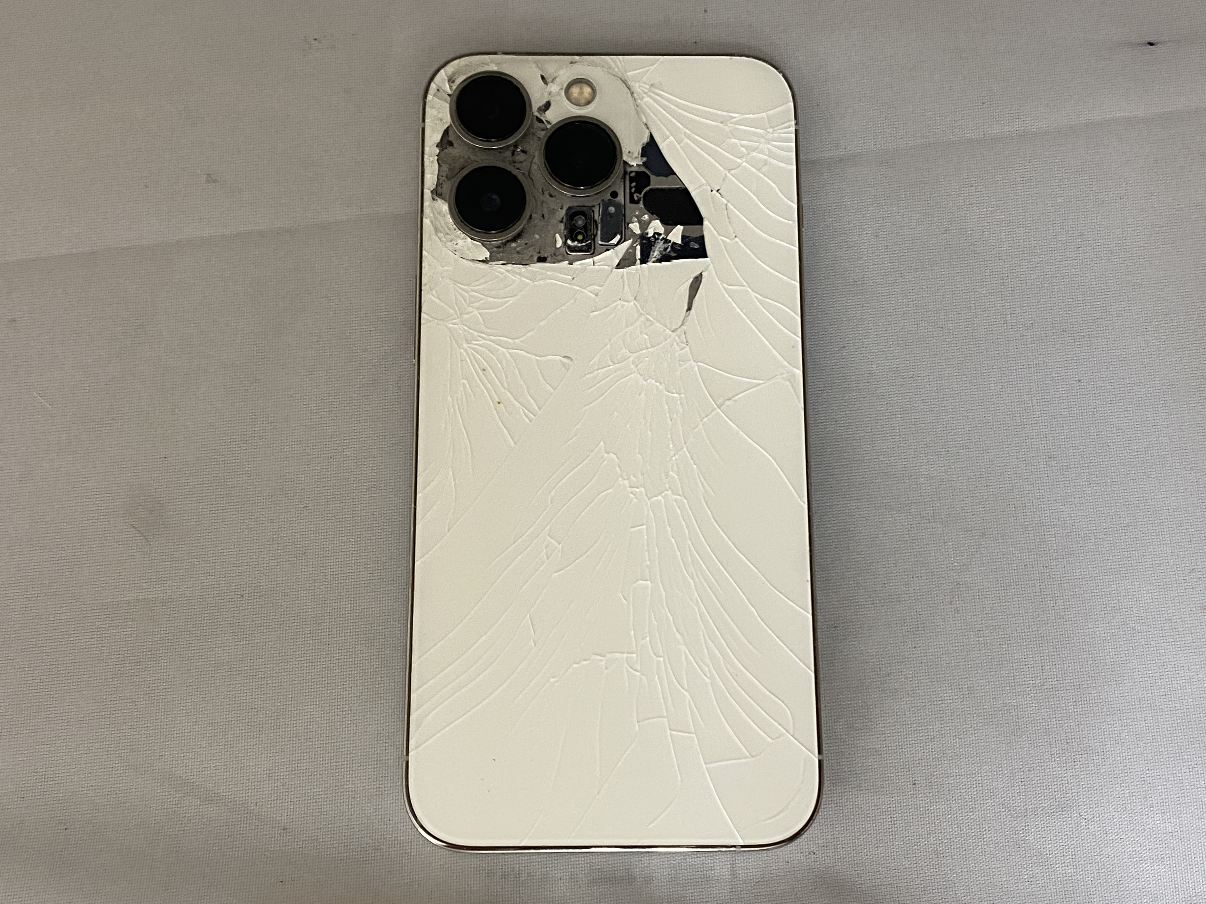 iPhone12 Pro Max 画面縦線有り 背面ひび割れ iPhone12 Pro Max 画面縦