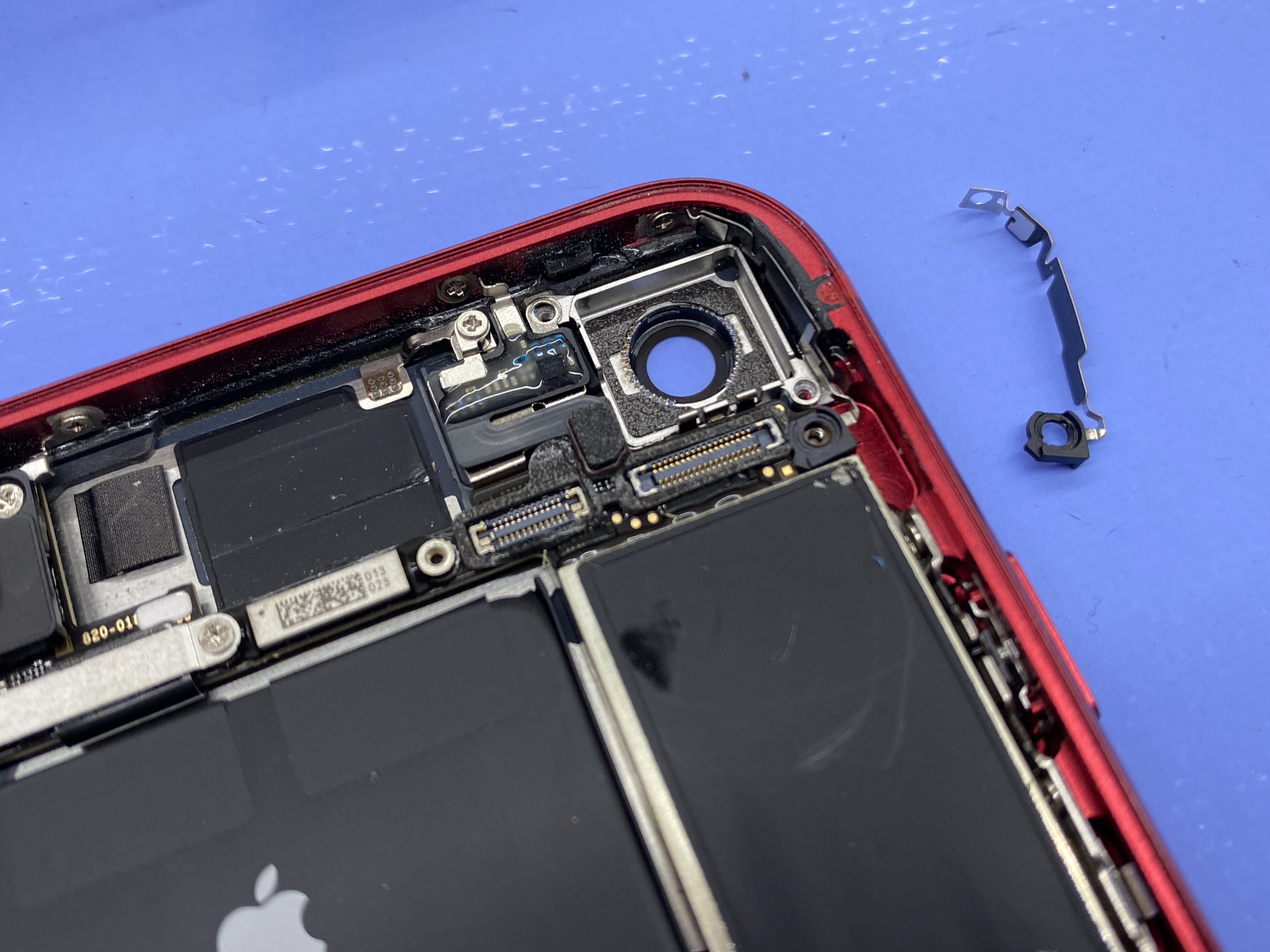 iPhoneSE2 タッチ決済ができない症状の修理のご依頼 NFCアンテナの交換