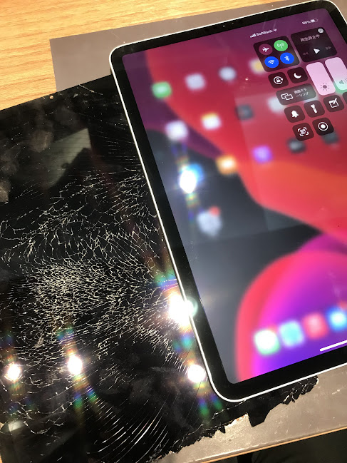 iPad Pro 11インチの画面がバキバキに、、。 | iPhone修理・iPad修理