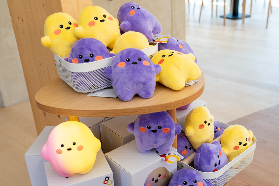 サーキュウーラ(万博ドイツパビリオンのマスコットの青い小さい