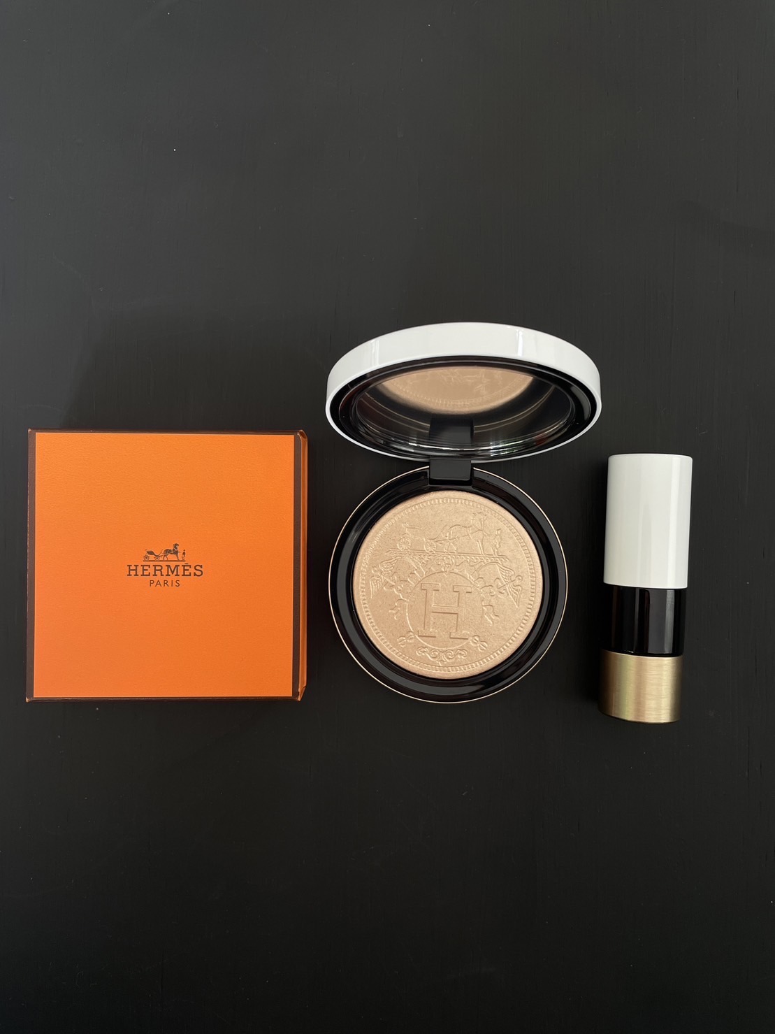 エルメス プードル オルフェーヴル フェイス＆アイ イルミネイティング