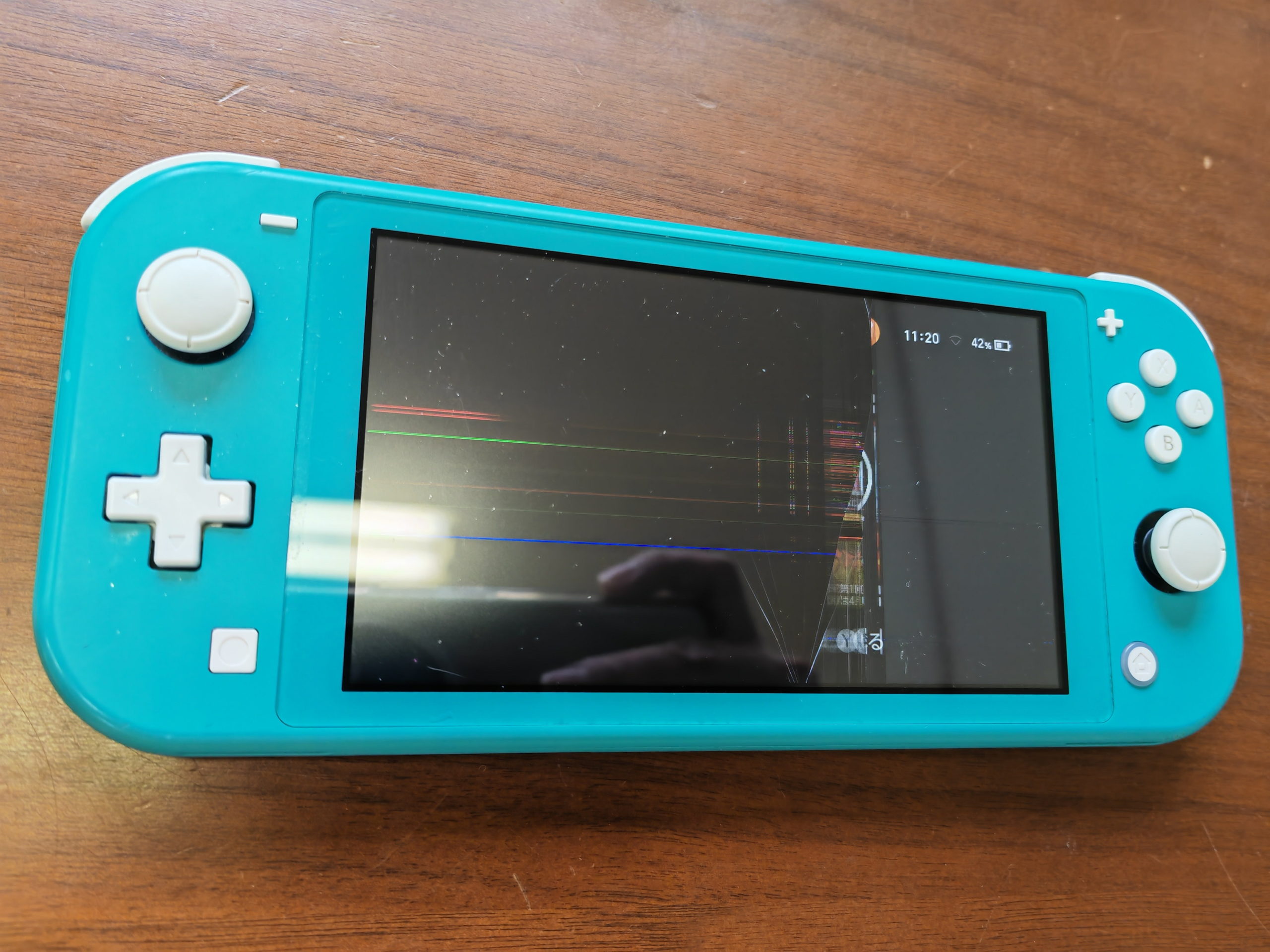 Switch Liteの画面割れ。スピード修理させて頂きます。 | パソじゅく