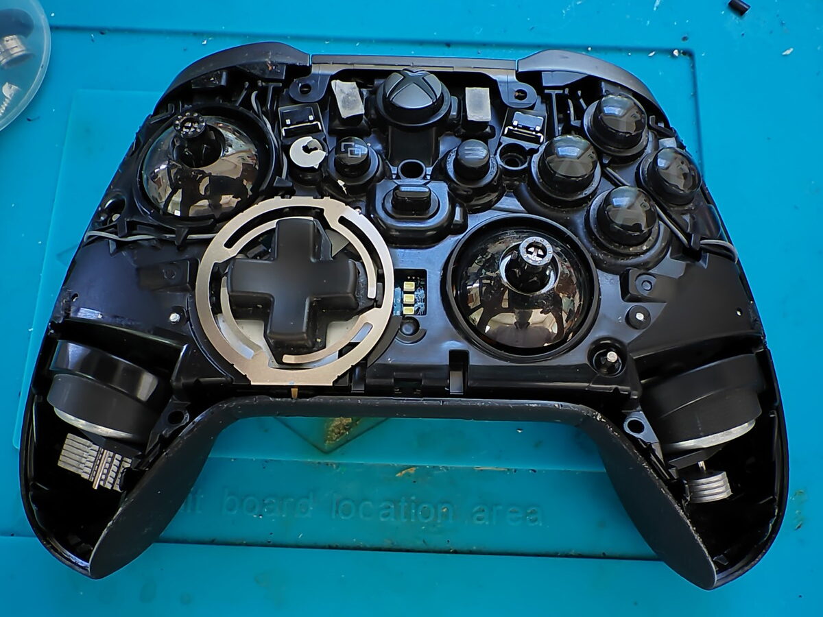 修理店】Xbox Elite コントローラー 2 ボタンゴム交換修理 エリコン