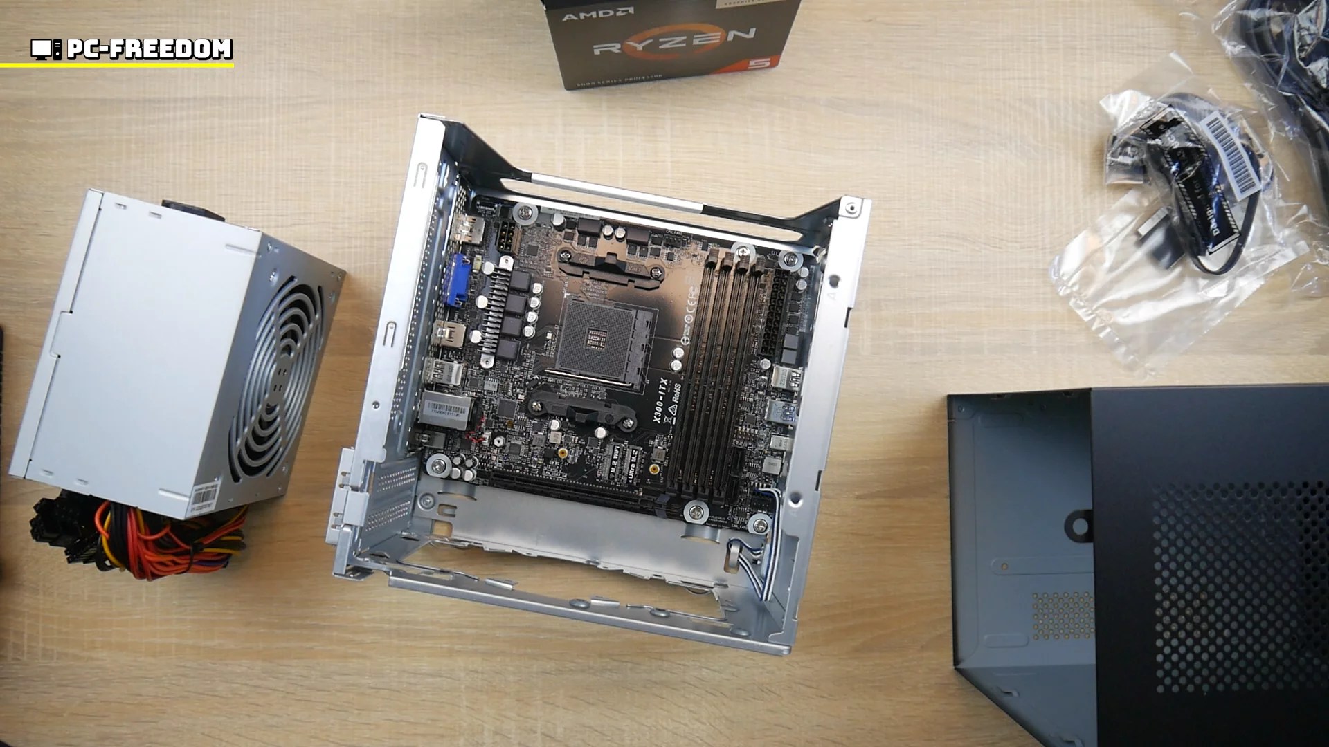 やっぱり楽しい！自作PC】ASRock DeskMeet X300 を組み立てながら