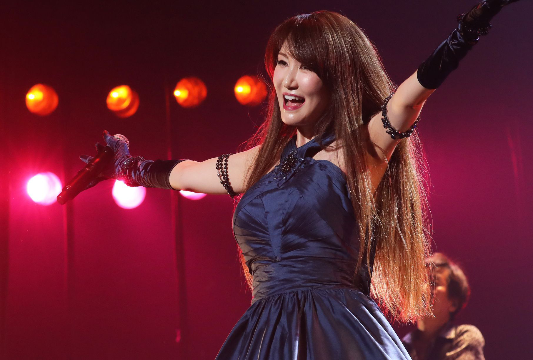 浜田麻里、26年ぶりの日本武道館ライヴをレポート