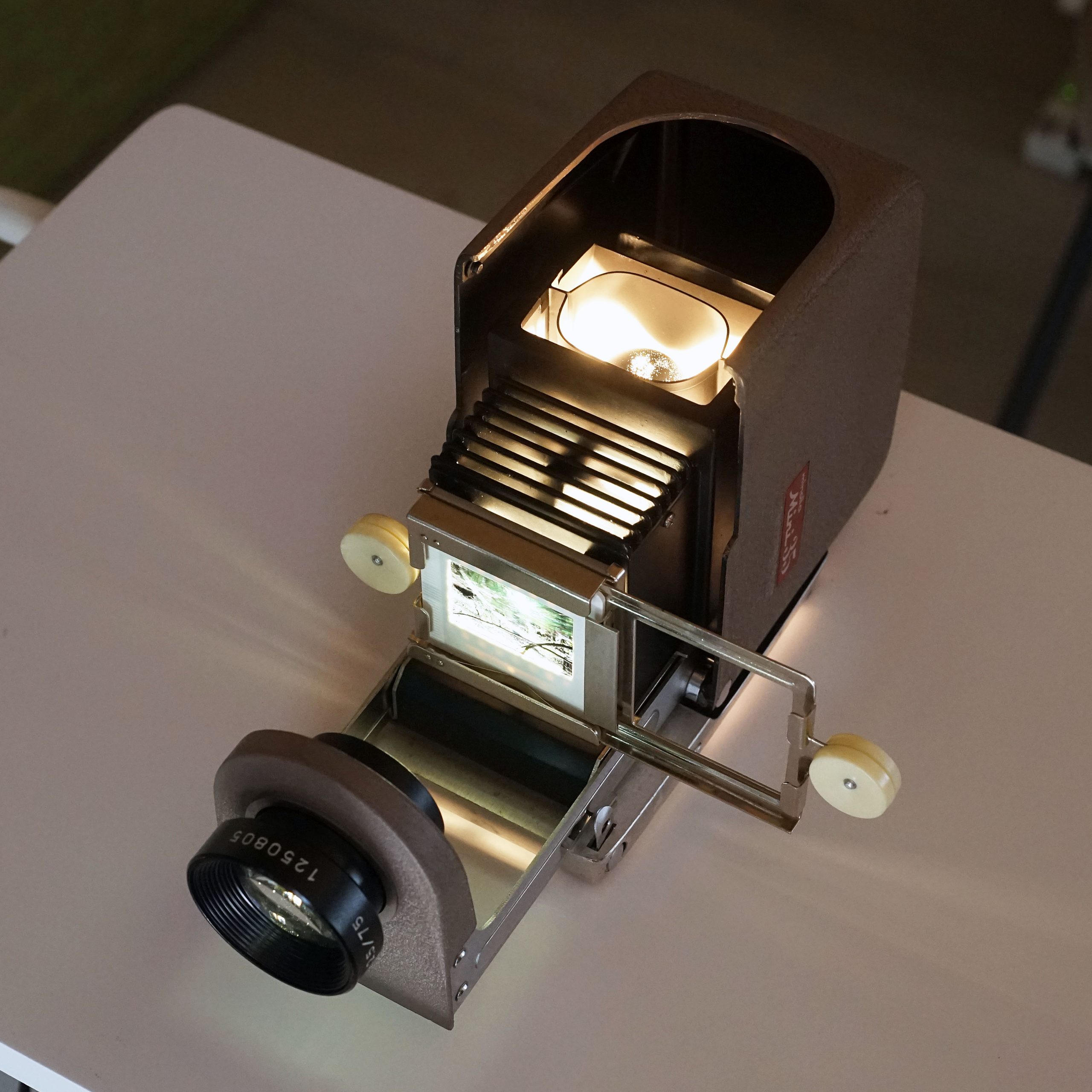 MINOLTA Mini 35 ¥4,800（中古 スライド映写機 PROJECTOR