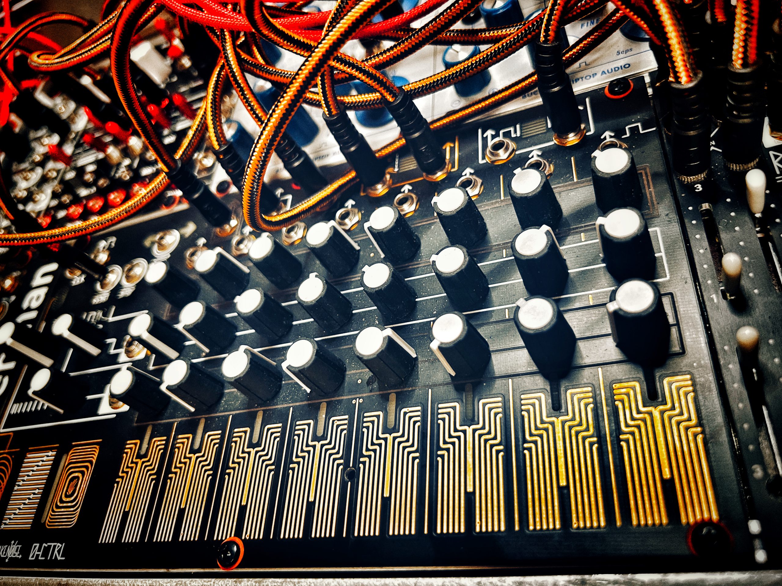 モジュラーシンセのシーケンサー – JunkYardMachineMusic