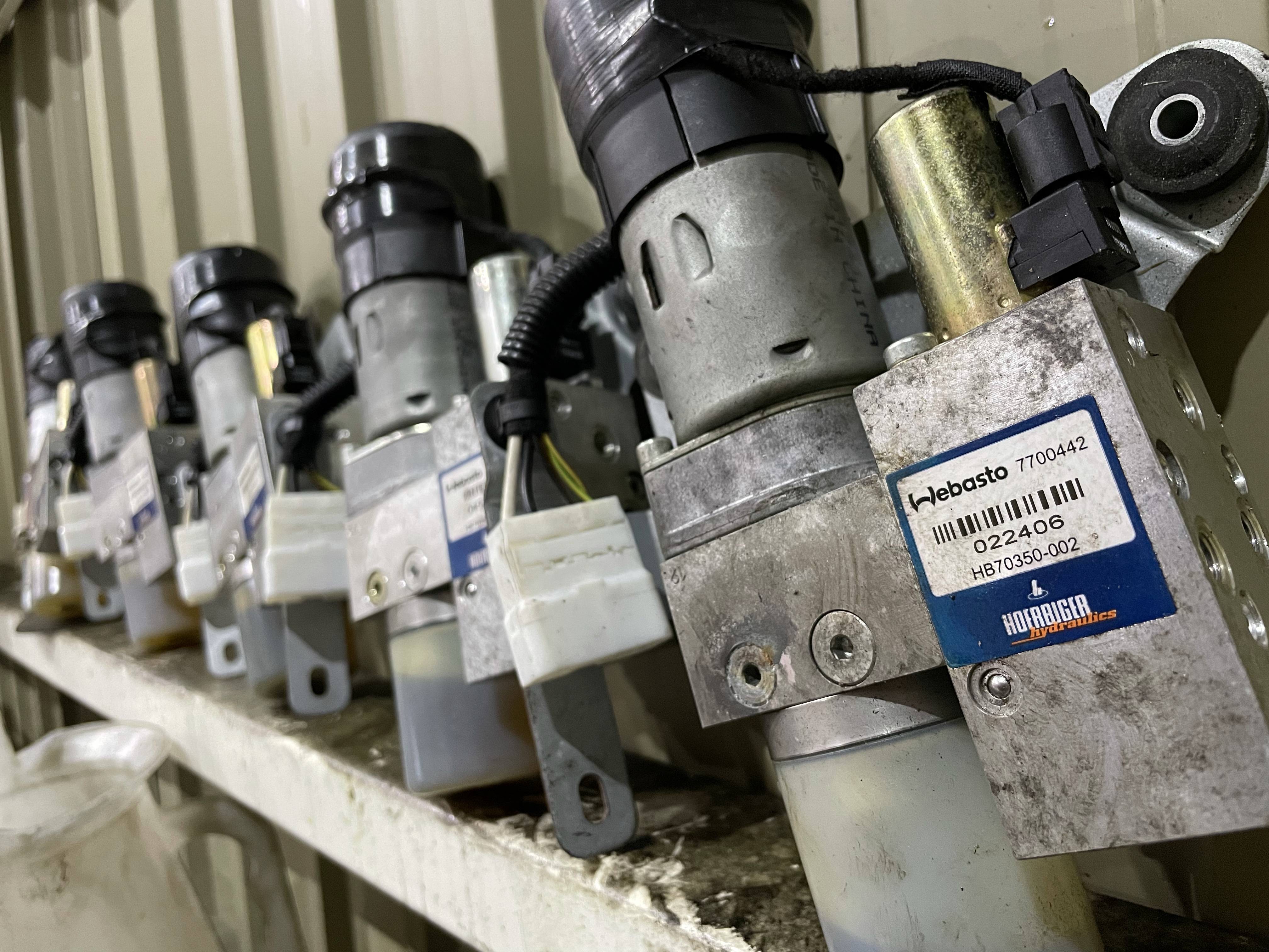 ついに！L880Kコペンのアクティブトップ、油圧ポンプの単体修理