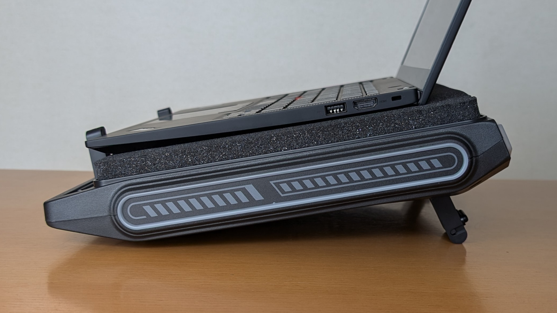 llano V10 Pro ノートパソコン冷却台 レビュー － 最大3,500 rpmの強力