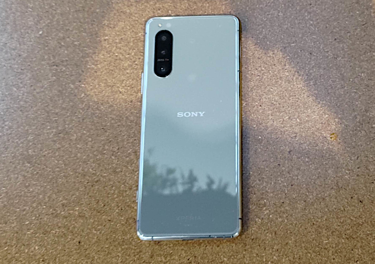 SONY XPERIA 5 II SOG02のジャンク品を1万円強で購入しました。Zeiss