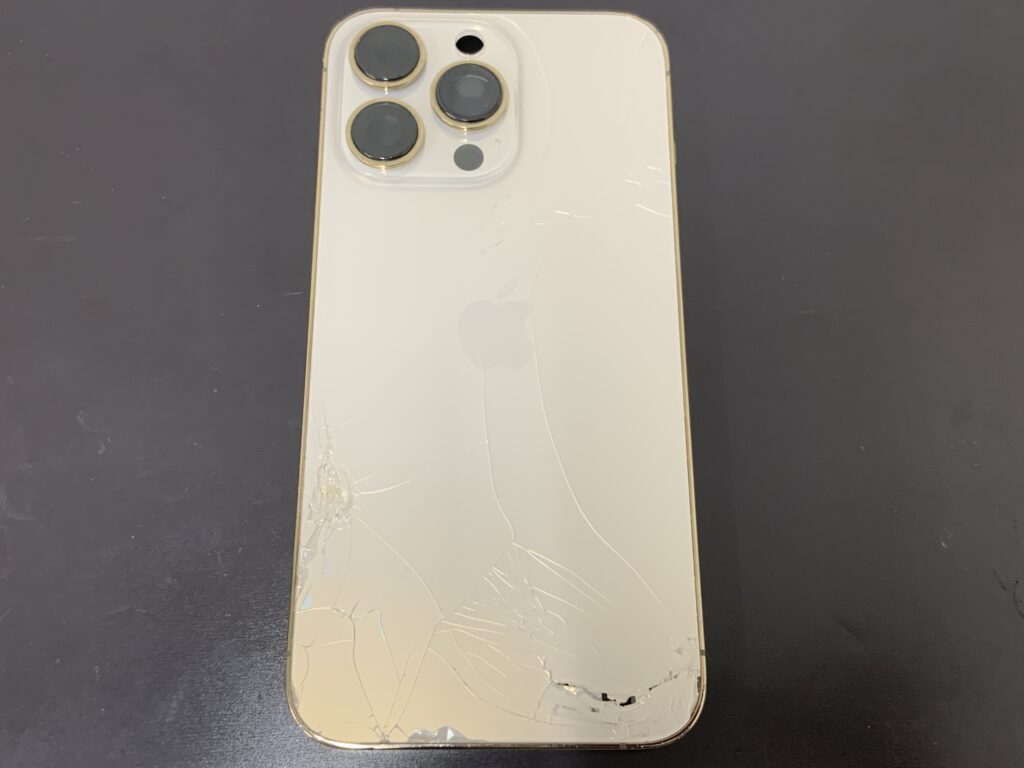 iPhone 13 Pro 背面割れ修理 - ツヅテック