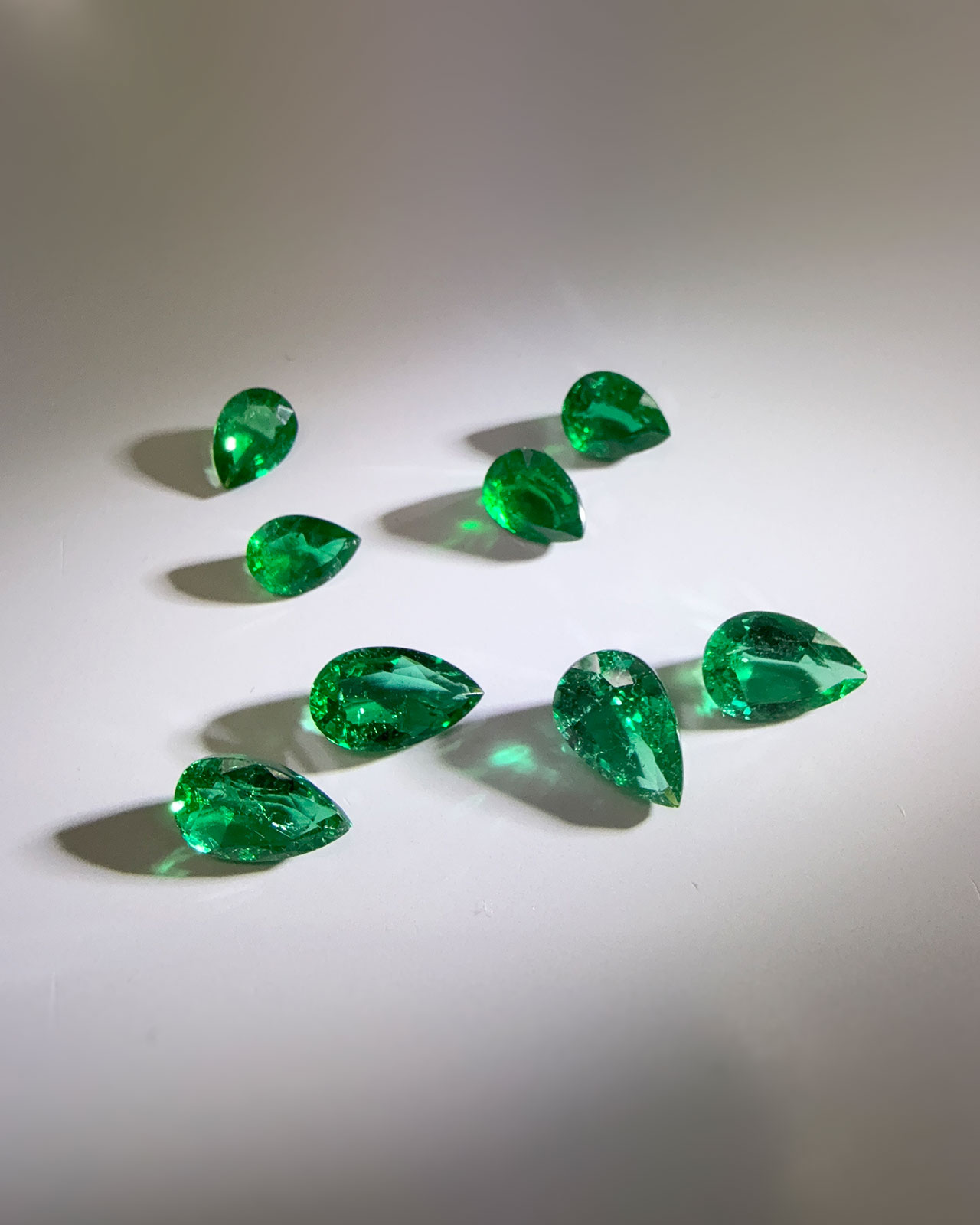 ペアシェイプカットのエメラルド、4セット入荷 | アトリエ・エヌツー