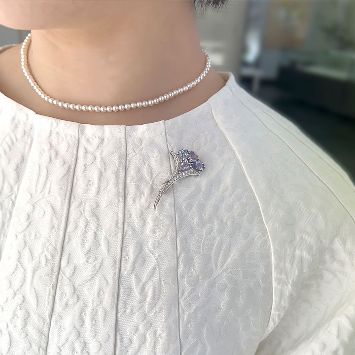 バイオレットサファイアのブローチ | アトリエ・エヌツー ジュエリー日記