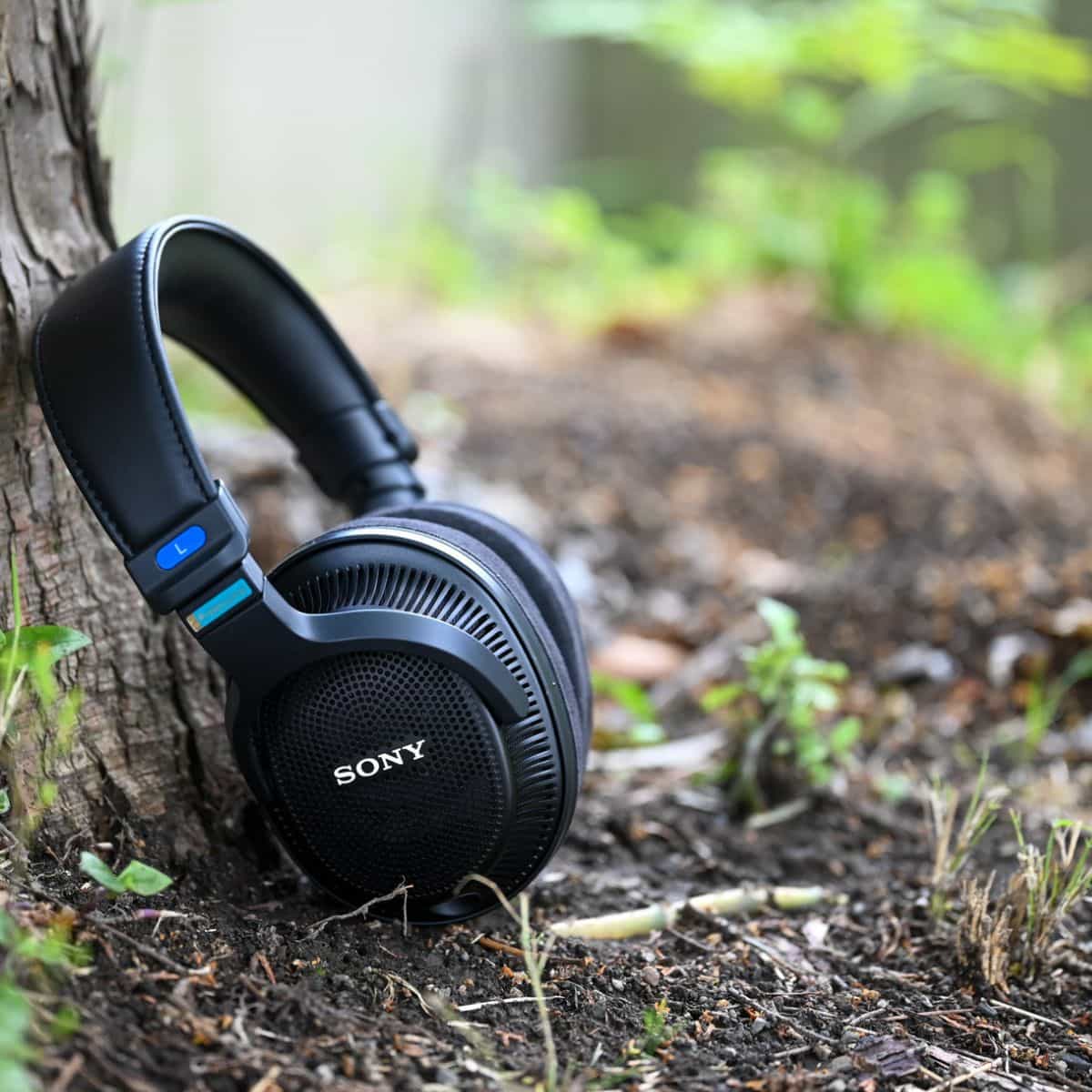 Monitor Headphones Review) SONY MDR-MV1: Spatial expression