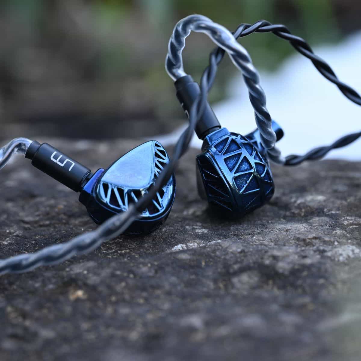 Chi-fi IEM Review) Unique Melody Maven Pro: High resolution and