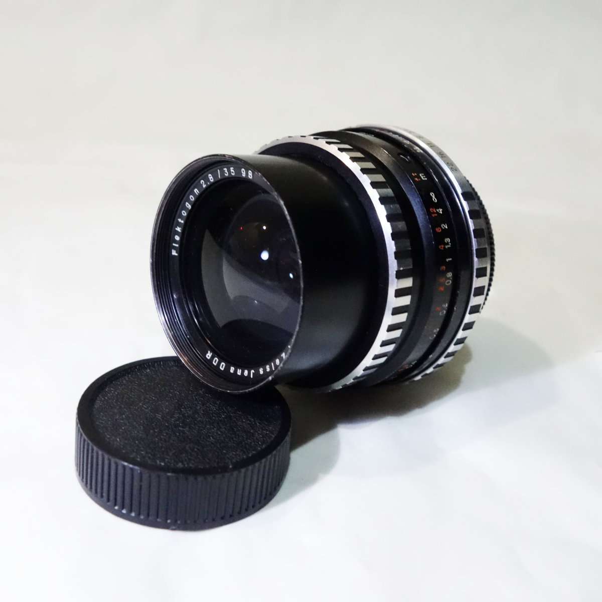 Carl Zeiss Jena Flektogon 35mm F2.8 M42はハーフマクロで描写が凄い