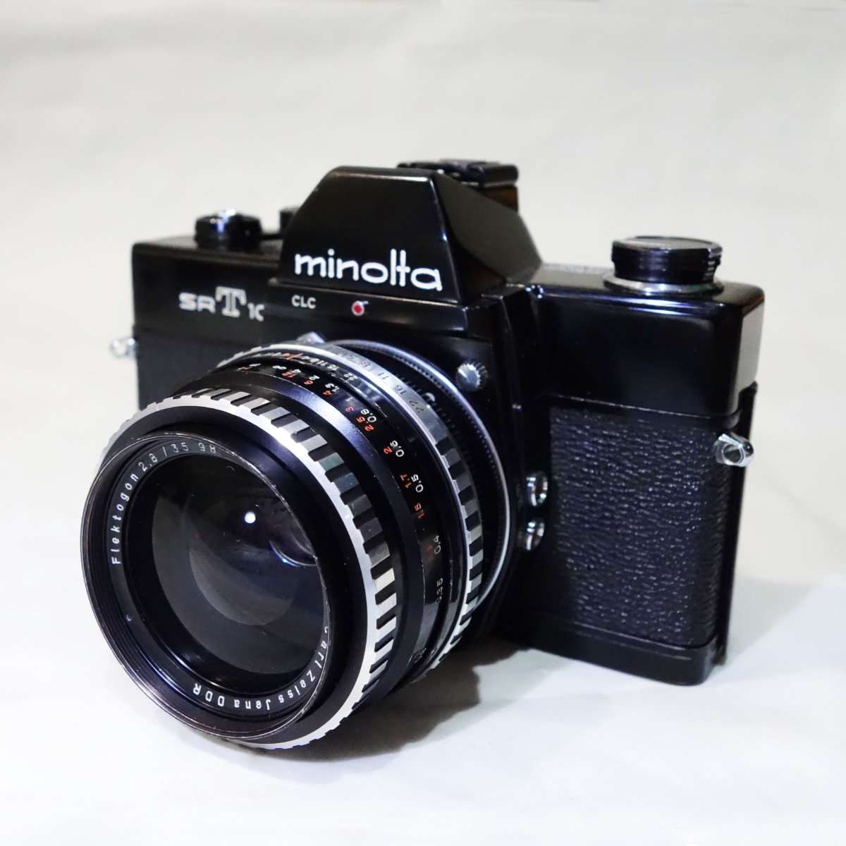 Carl Zeiss Jena Flektogon 35mm F2.8 M42はハーフマクロで描写が凄い