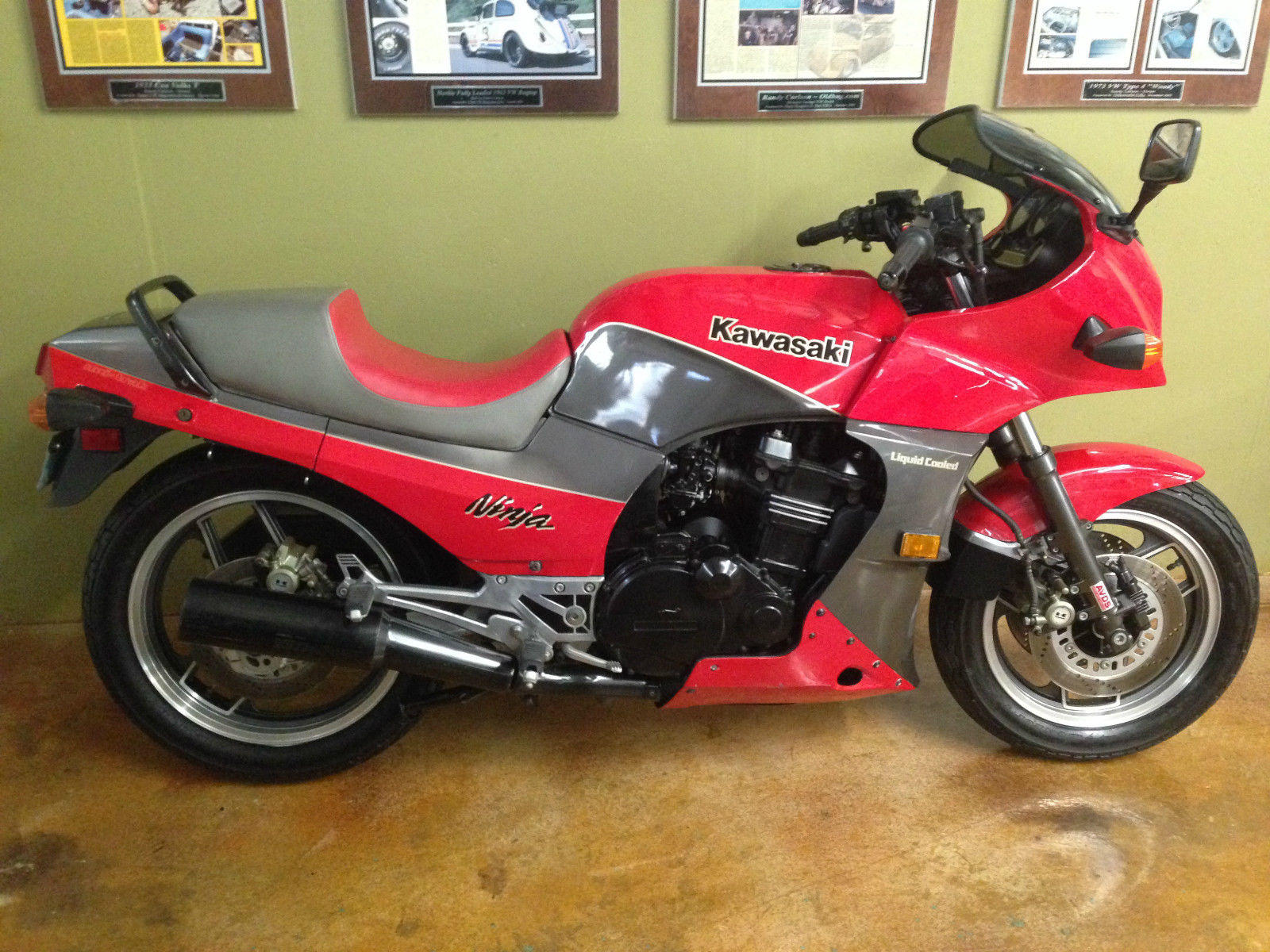 1090 Miles – 1984 Kawasaki Ninja GPZ900R | Bike-urious